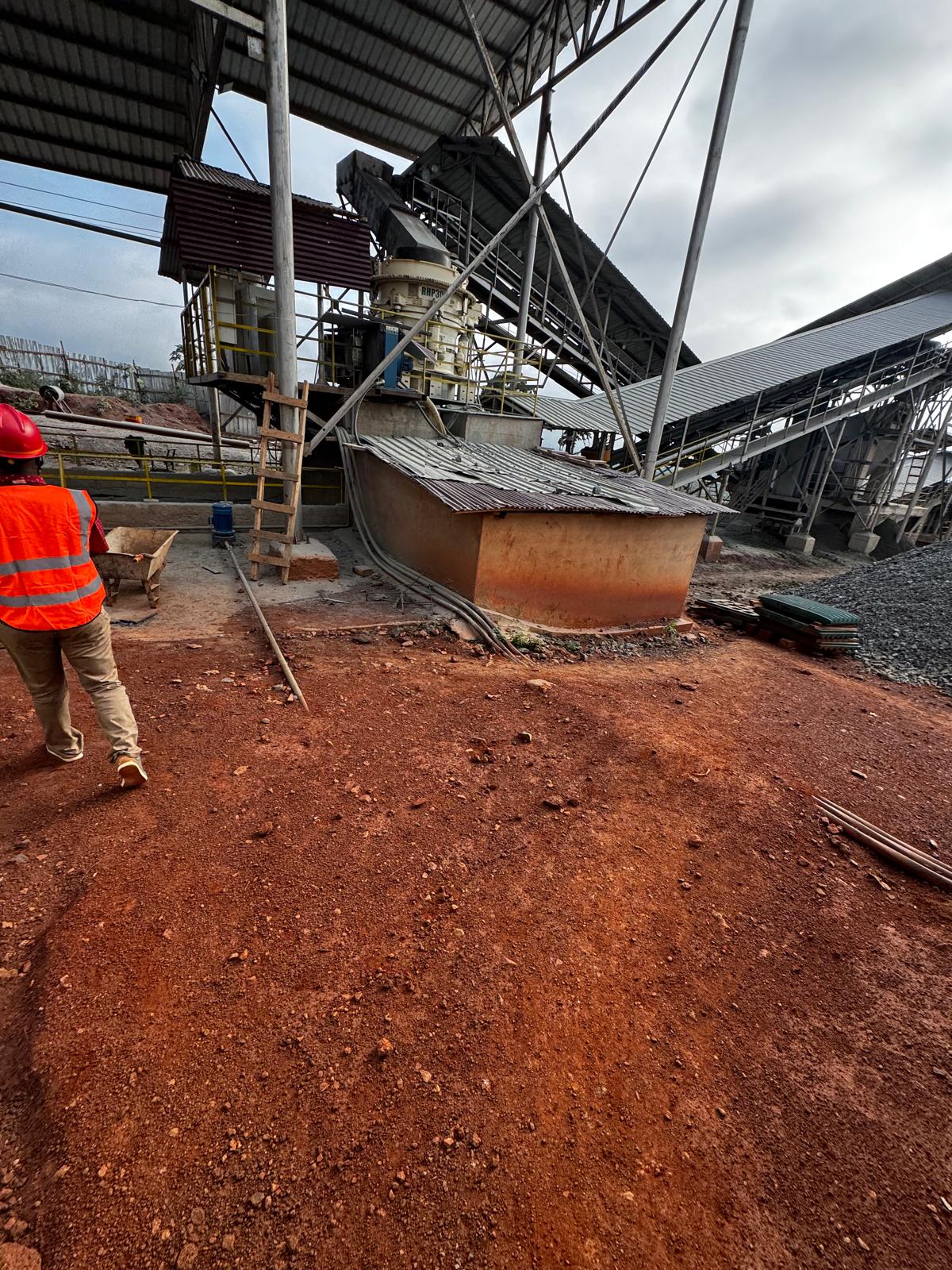 Processing plant and conveyor system at the concession